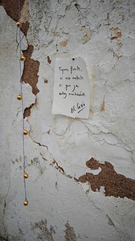 Afbeelding met tekst, handschrift, graf, grond
Door AI gegenereerde inhoud is mogelijk onjuist.