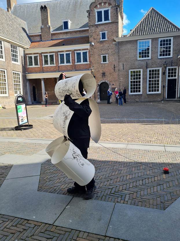 Afbeelding met buitenshuis, gebouw, hemel, grond

Door AI gegenereerde inhoud is mogelijk onjuist.